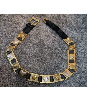 Suzi Roher Canada Belt Hearts Large READ